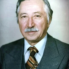 Luis Corvalán height profile photo