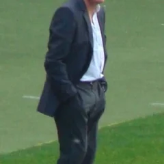 Luis Fernandez height profile photo