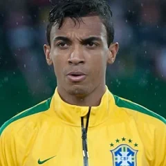 Luiz Gustavo height profile photo
