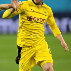 Łukasz Piszczek height profile photo