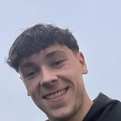 Luke Chambers (footballer, born 2004) height profile photo