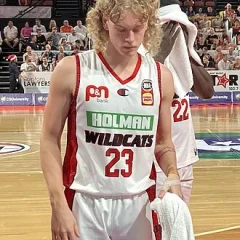 Luke Travers height profile photo
