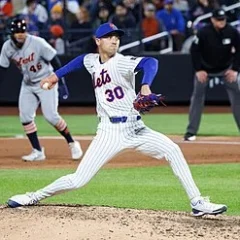 Luke Weaver height profile photo