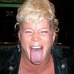 Luna Vachon height profile photo