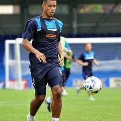Lyle Taylor height profile photo