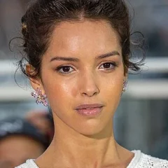 Lyna Khoudri height profile photo