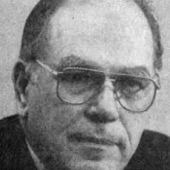 Lyndon LaRouche height profile photo