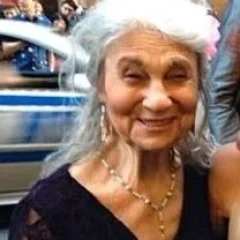 Lynn Cohen height profile photo