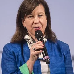 Lyse Doucet height profile photo