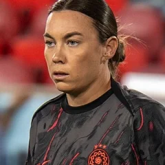 Mackenzie Arnold height profile photo