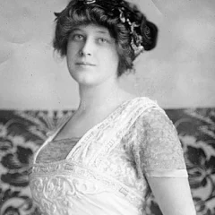 Madeleine Astor height profile photo