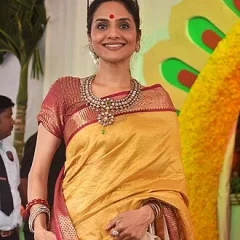 Madhoo height profile photo