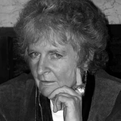 Maggi Hambling height profile photo