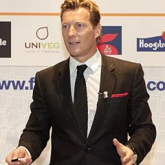 Magnús Scheving height profile photo