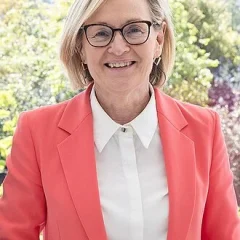 Mairead McGuinness height profile photo