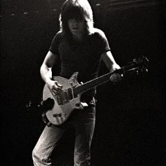 Malcolm Young height profile photo