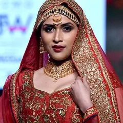 Mannara Chopra height profile photo