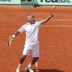 Mansour Bahrami height profile photo