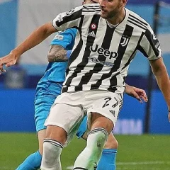 Manuel Locatelli height profile photo
