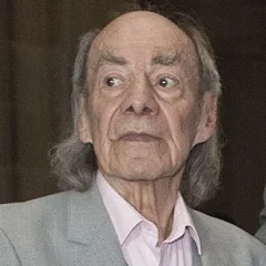 Manuel Valdés height profile photo