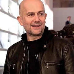 Marc Quinn height profile photo