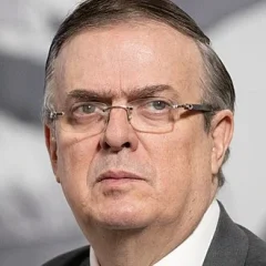 Marcelo Ebrard height profile photo
