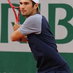 Marcos Giron height profile photo