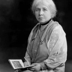 Margaret Murray height profile photo