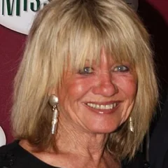 Margaret Pomeranz height profile photo