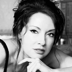 Margo Rey height profile photo