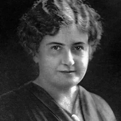 Maria Montessori height profile photo