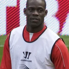 Mario Balotelli height profile photo