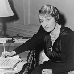 Marjorie Merriweather Post height profile photo