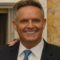 Mark Burnett height profile photo