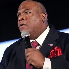 Mark Burns (pastor) height profile photo
