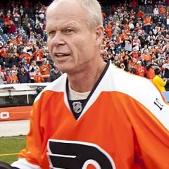 Mark Howe height profile photo