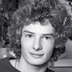 Mark Lester height profile photo