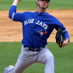 Mark Lowe height profile photo