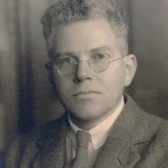 Mark Oliphant height profile photo