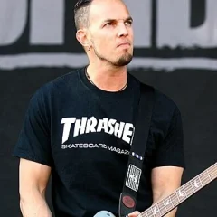 Mark Tremonti height profile photo