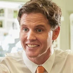 Marshall Tuck height profile photo