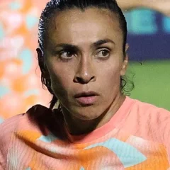 Marta (footballer) height profile photo