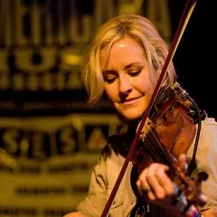 Martie Maguire height profile photo