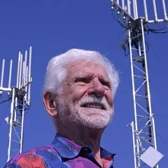Martin Cooper (inventor) height profile photo
