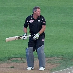 Martin Crowe height profile photo