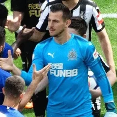 Martin Dúbravka height profile photo