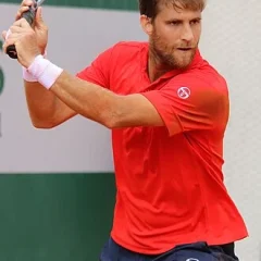 Martin Kližan height profile photo