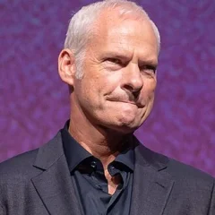Martin McDonagh height profile photo