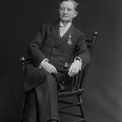 Mary Edwards Walker height profile photo