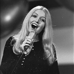 Mary Hopkin height profile photo